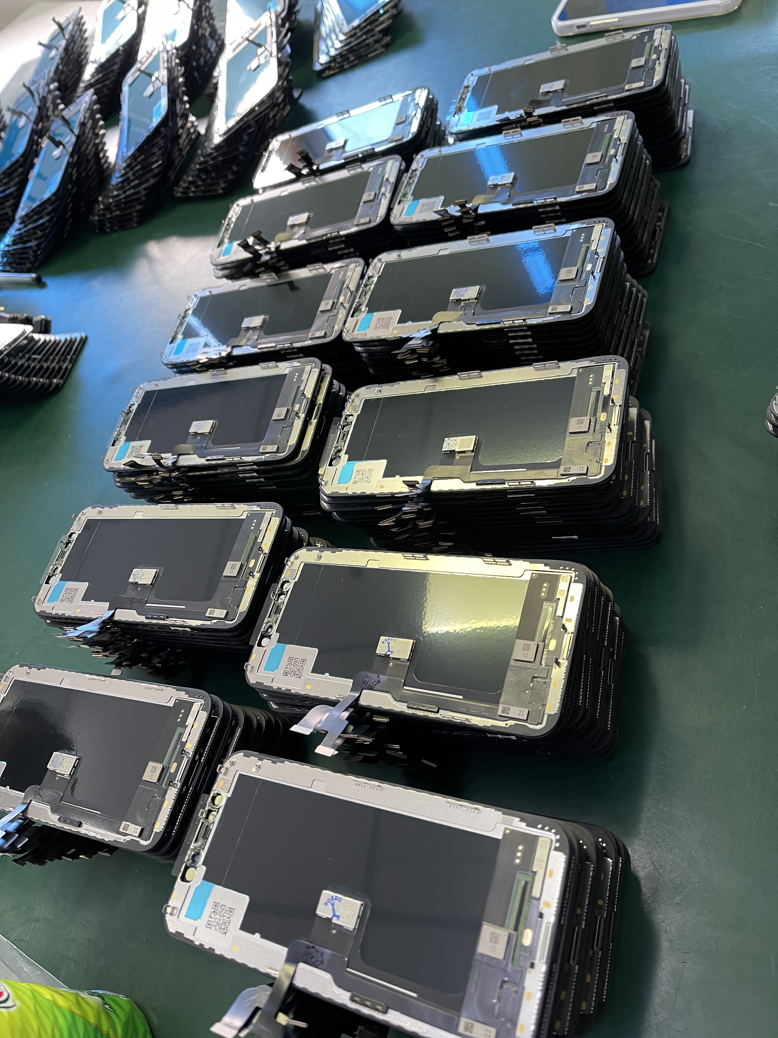 Latest company blogs about The factory directly ships LCD Screen. Compatible for iPhone/Honor/Huawei/Redmi/Samsung Galaxy